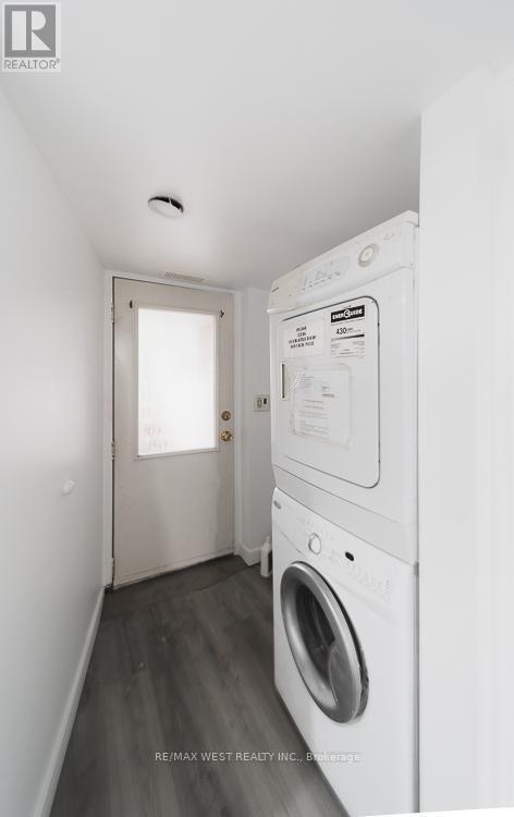 Photo - 975 Broadview Ave Unit Lower