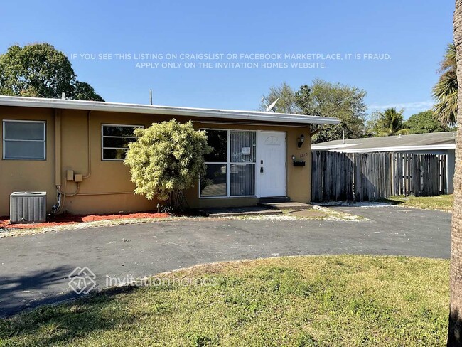 Building Photo - 1275 SW 28th Rd