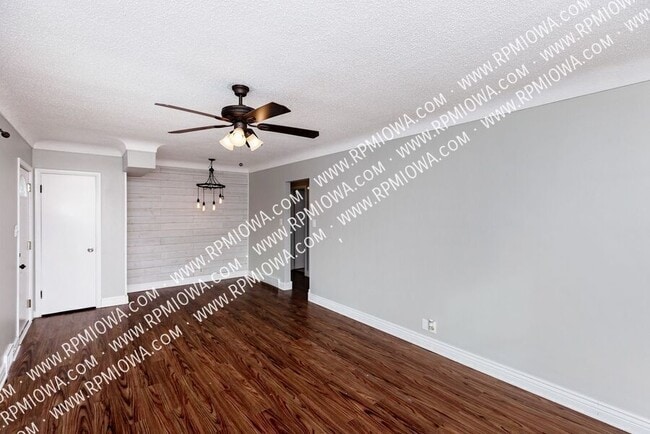 Photo - 3109 Holcomb Ave