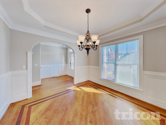 Photo - 415 Stranraer Ct