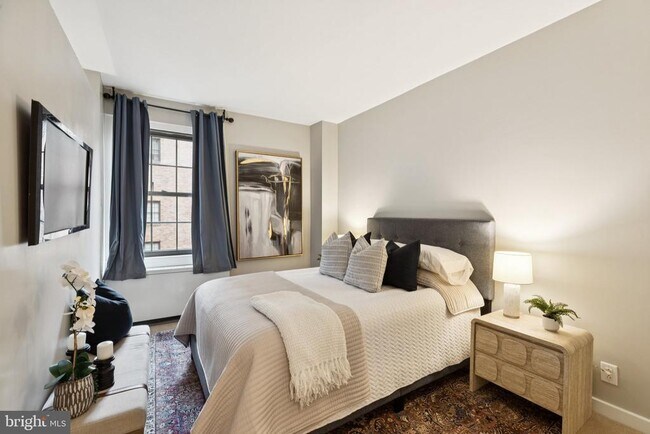 Photo - 219 S 18th St Unidad 1217