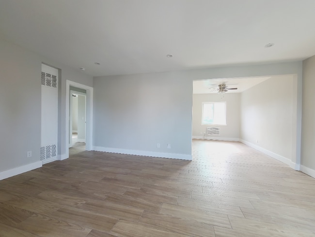 Photo - 14248 Gilmore St Unit 7