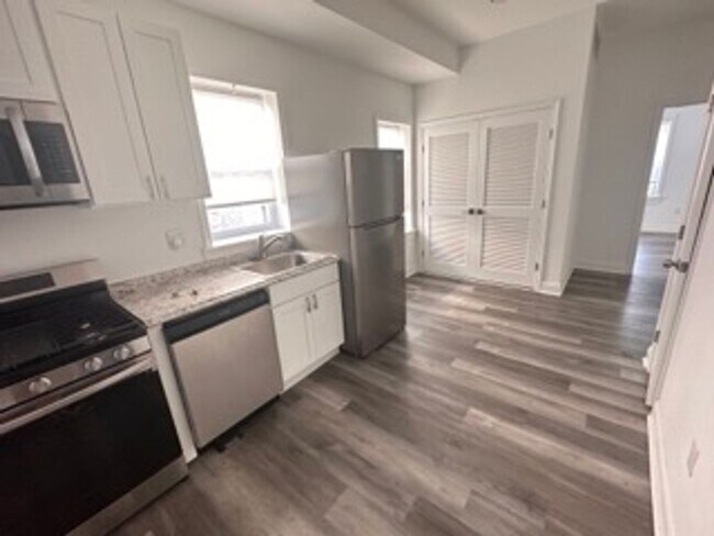 Photo - 4931 Walnut St Unit 3FL