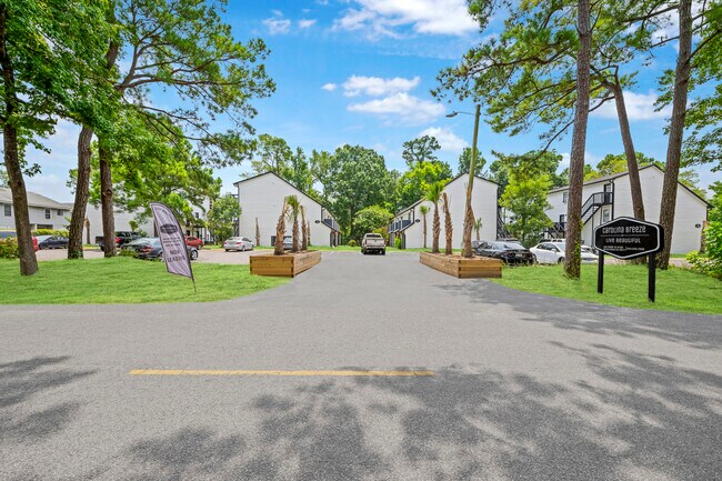Carolina Breeze Apartments