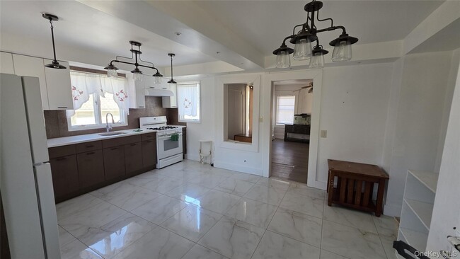 Photo - 208 Glenmere Rd