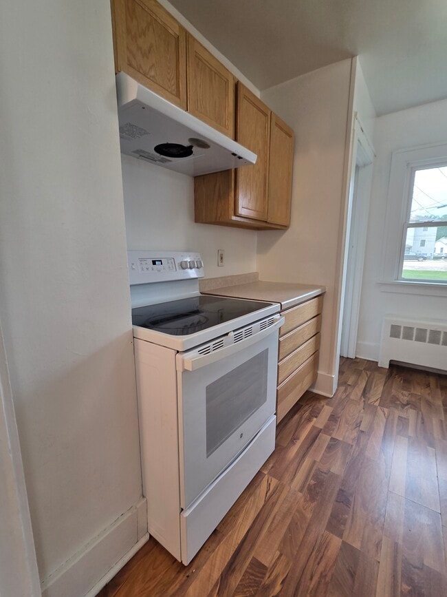 374 W Mark St