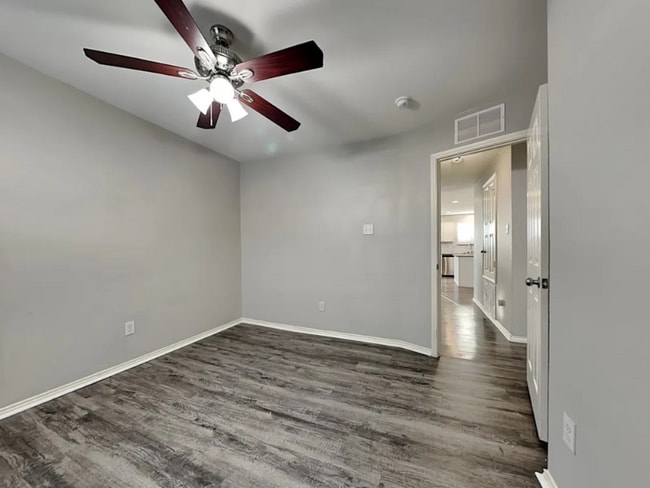 Photo - 118 Abelia Dr