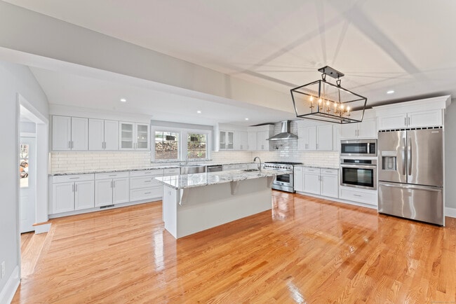 Photo - 80 3rd St