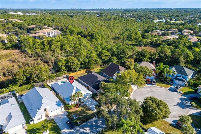 Photo - 920 NW Waterlily Pl