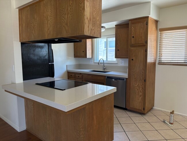 Kitchen - 1239 Amethyst St Unit D