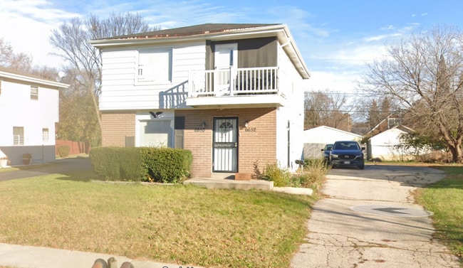 Building Photo - 6650-6652 N 55th St Unit 6652