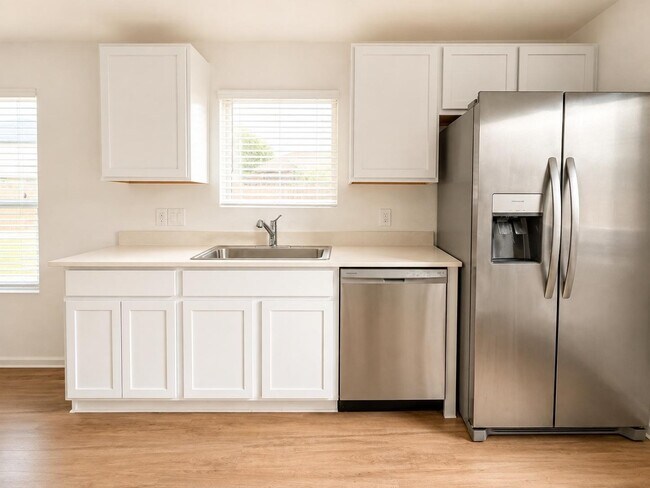 Photo - 1515 Las Cuevas Dr