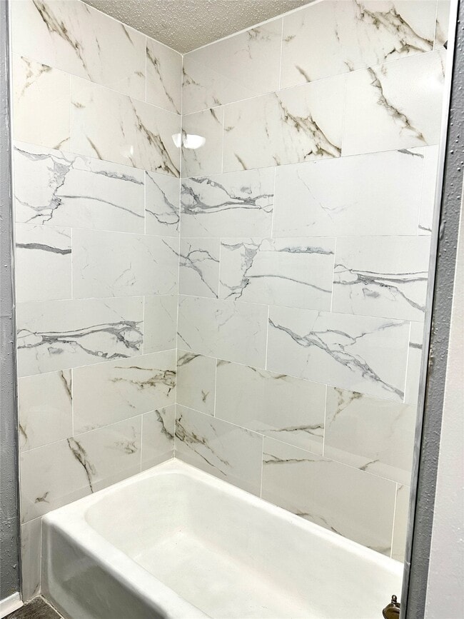 Photo - 4515 Oxford St