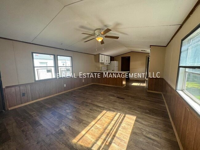 Building Photo - 23 Morton Ave Rental
