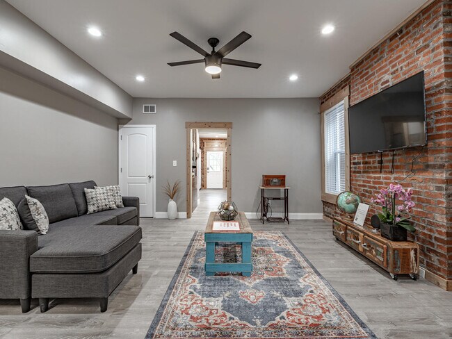 Photo - 3853 McRee Ave