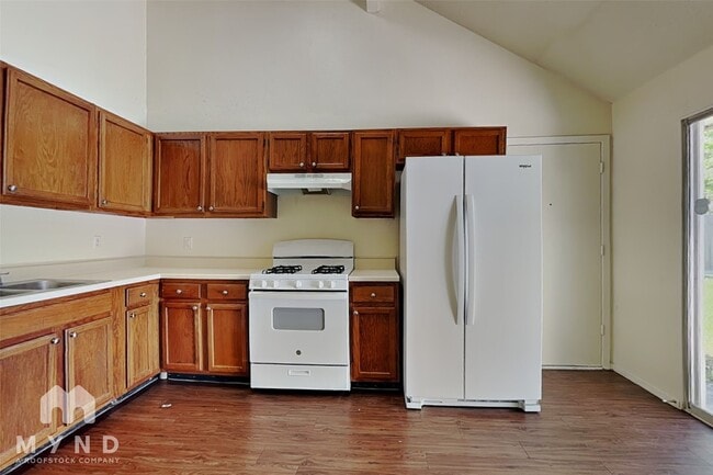 Photo - 10002 Green Valley Ln