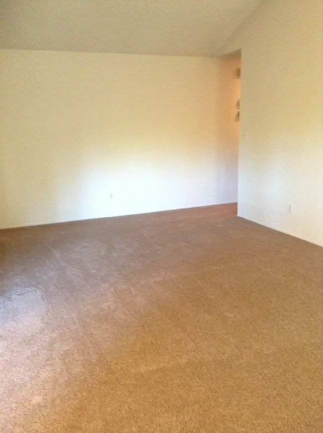 Photo - Charming & Cozy Duplex ? 2 Bedroom, 1 Bathroom for Rent!