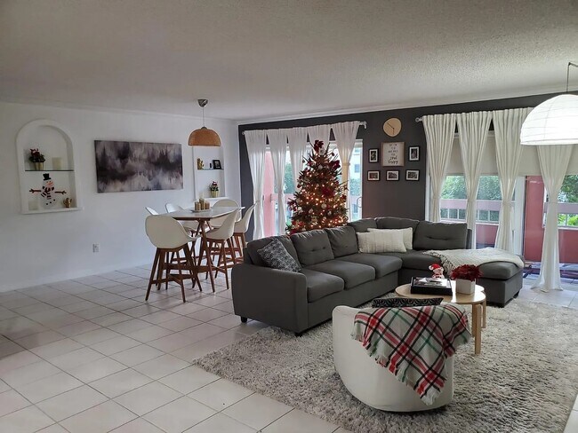 Photo - 7732 Camino Real Unidad F-319