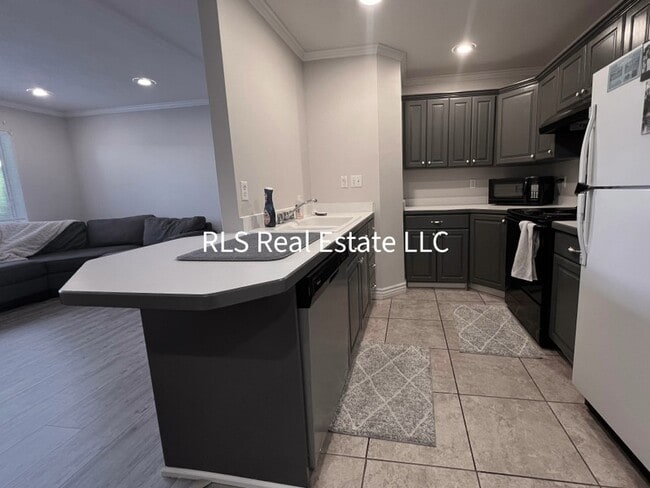 Photo - 1541 Riverside Ave Unit Apt 15