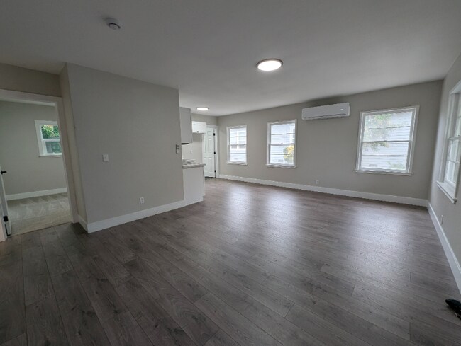 Photo - 2480 Baldwin Ave