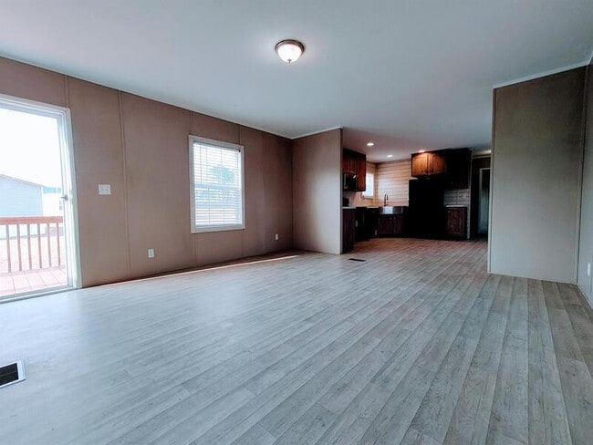 Photo - 205 W Tower Ln