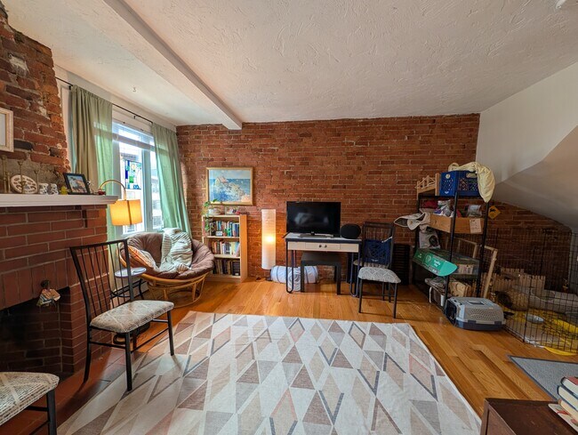 Photo - 131 Sutherland Rd Unit 2