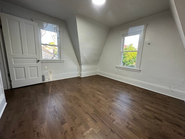 Photo - 1237 Maple Ave Unit 2