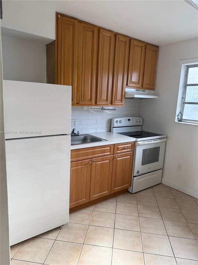 Photo - 767 SW 9th St Unit 201