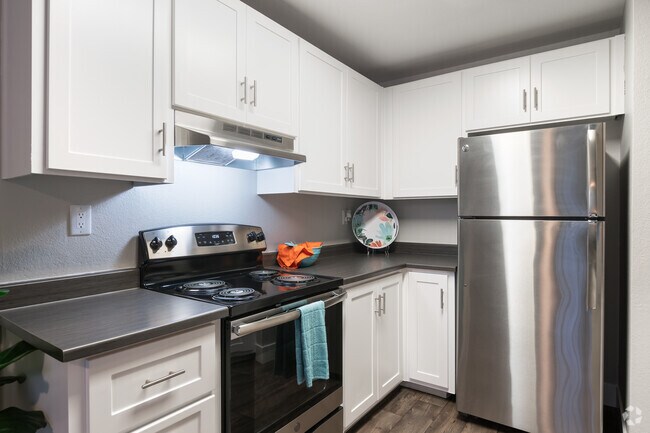 1BR, 1BA - 617SF - Brookside