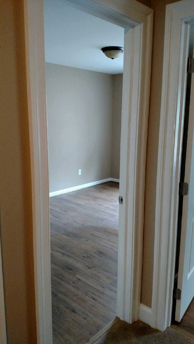 Photo - 204 Hollow Dr
