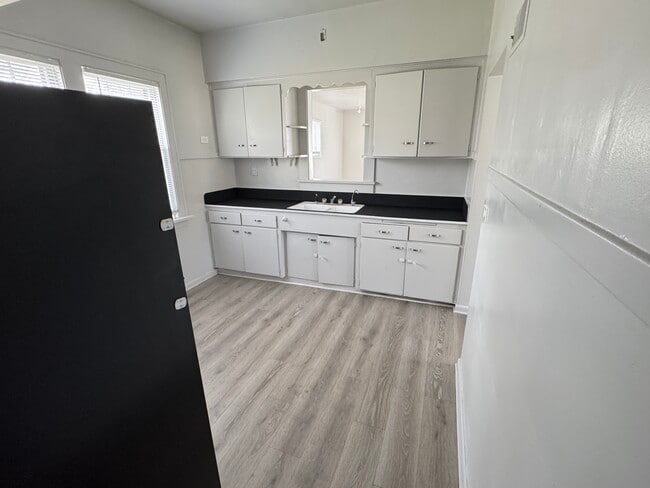 Photo - 3425 N California Ave