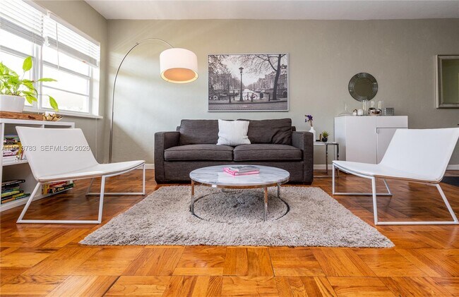 Photo - 350 S Shore Dr Unidad 7