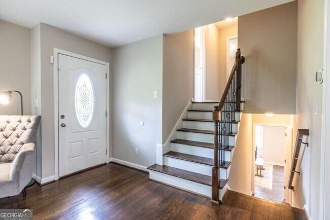 Photo - 2439 Parkland Dr