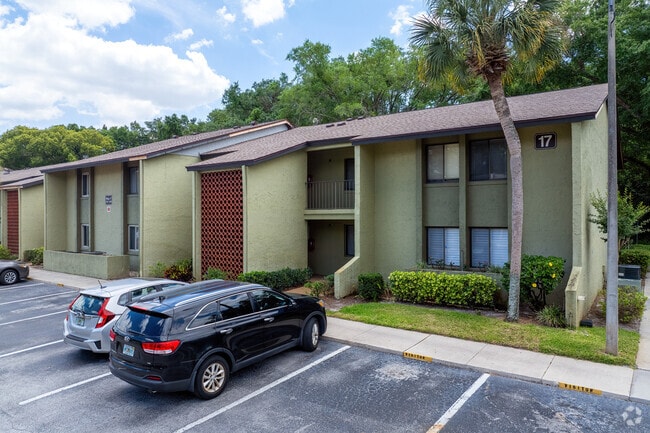 1 Escondido CIR Altamonte Springs, FL 32701 - Escondido Condominiums