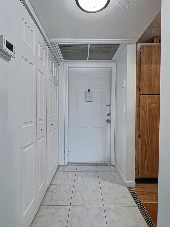 Photo - 889 Twin Lakes Dr Unit 1-J