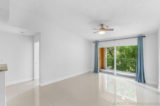 Photo - 131 Yacht Club Way Unit 307