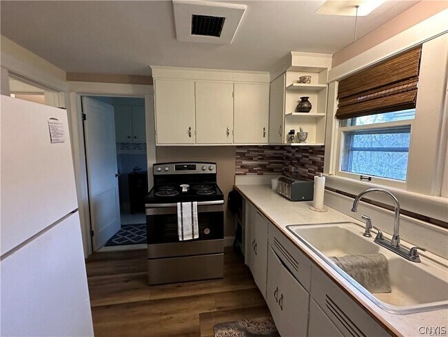 Photo - 167 E Genesee St Unit #3