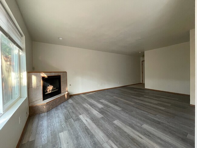 Living Room - 3600 Fairbanks Ave Unit 3600