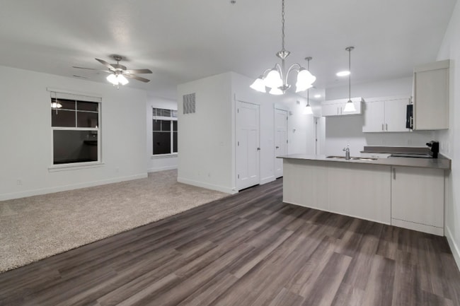 Photo - 710 715 S Unit J201