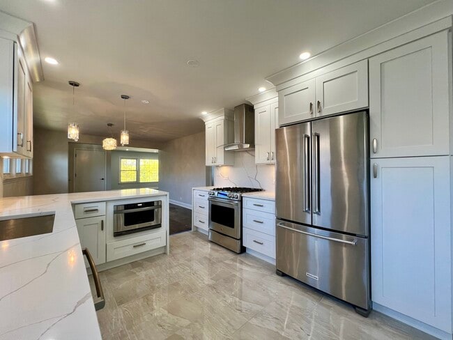 Photo - 3335 W Pratt Ave Unidad 2