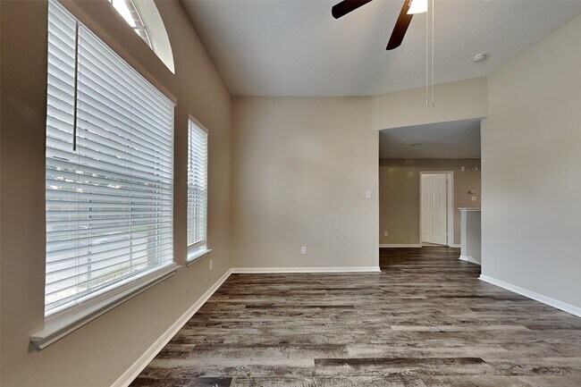 Photo - 10623 Mist Ln