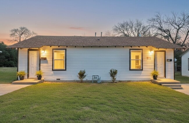 Building Photo - NEW IN MANAGEMENT - AVAILABLE Now! *MORE PHOTOS COMING SOON*