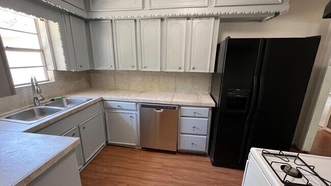 Photo - 6514 Teluco St