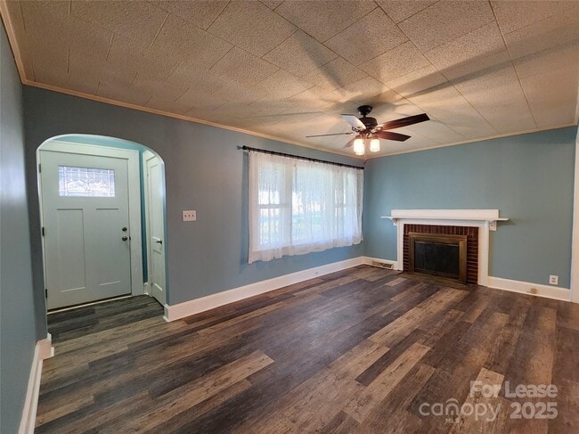 Photo - 843 Pebble Ave SW