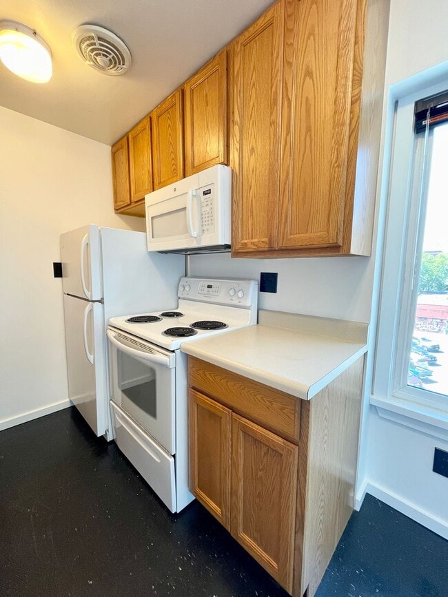 Photo - Escolier Apartments