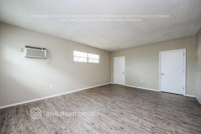 Photo - 1790 Viburnum Ln