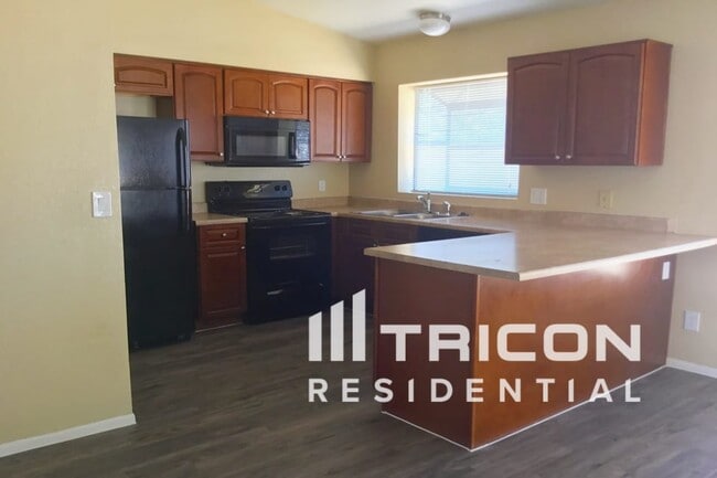 Photo - 10710 W Sells Dr