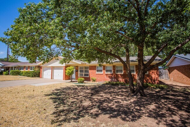 Photo - 2322 54th St