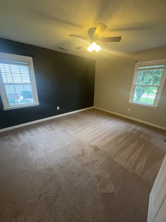 Photo - Charming 3 Bedroom, 2 Bath Home
710 Stonewall Avenue