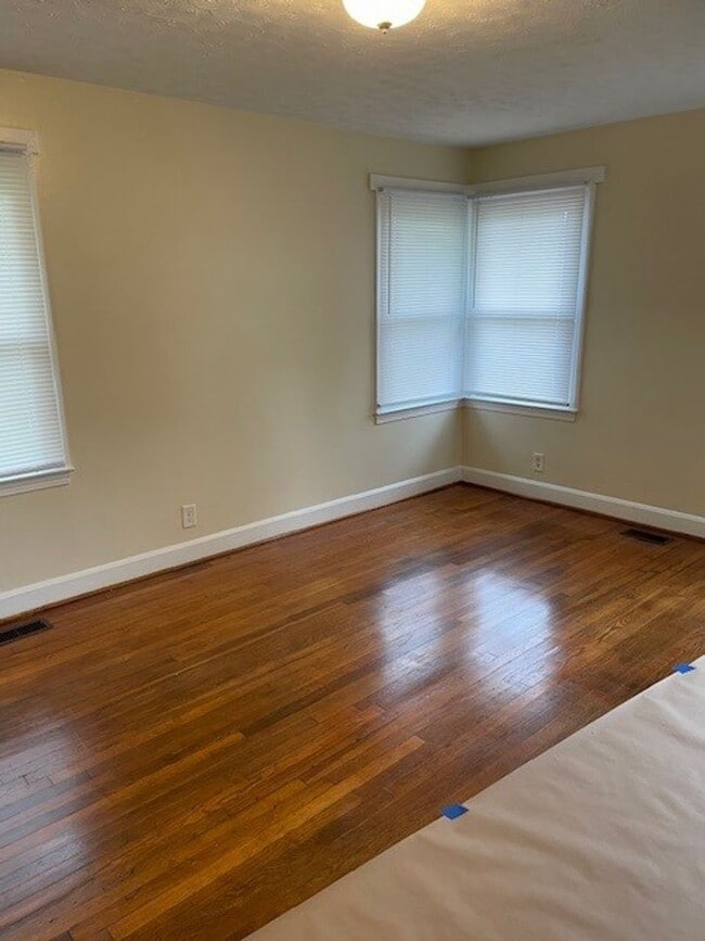 Photo - 2863 Stockton St